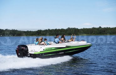 Boat Rental In Muskoka, Gravenhurst - 19ft Deck Boat Rental (150HP, 10 Max Guests)
