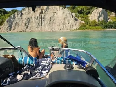 Four Winns Yacht Charter With Captain & gas Included - In Scarborough, ON (2 hour minimum)