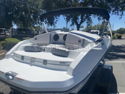 Jet Boat rental around Toronto Island