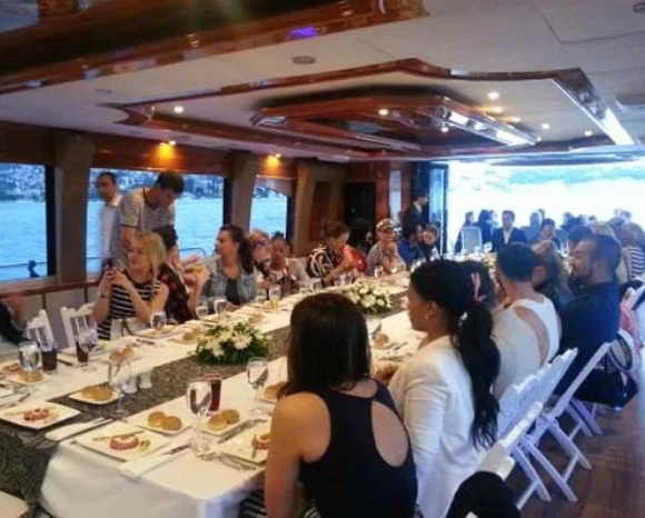 Alcohol On A Yacht In Dubai | AnchorsBook.com