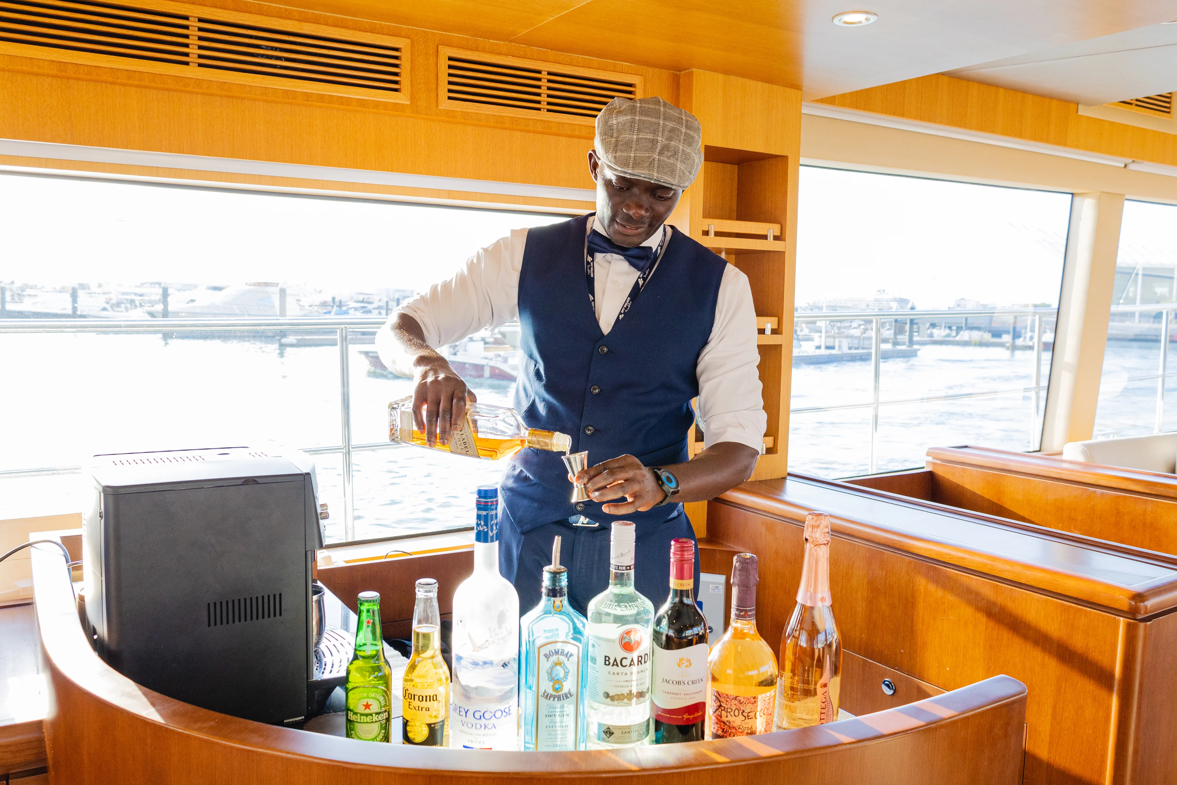 Alcohol On A Yacht In Dubai | AnchorsBook.com