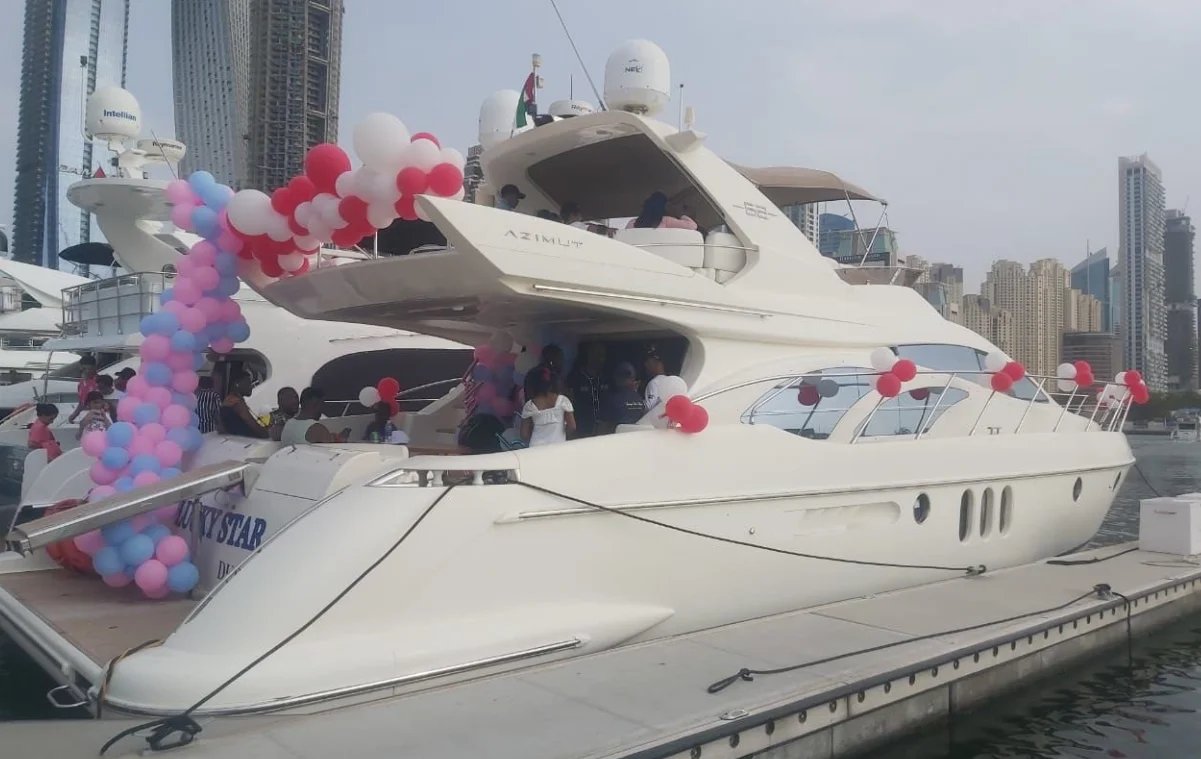 Alcohol On A Yacht In Dubai | AnchorsBook.com