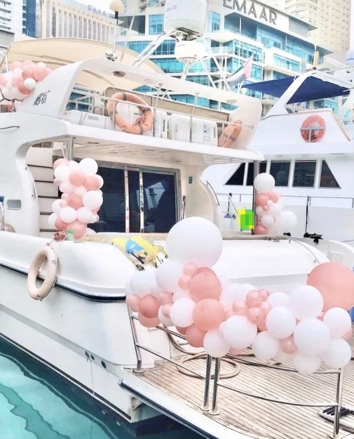 Alcohol On A Yacht In Dubai | AnchorsBook.com