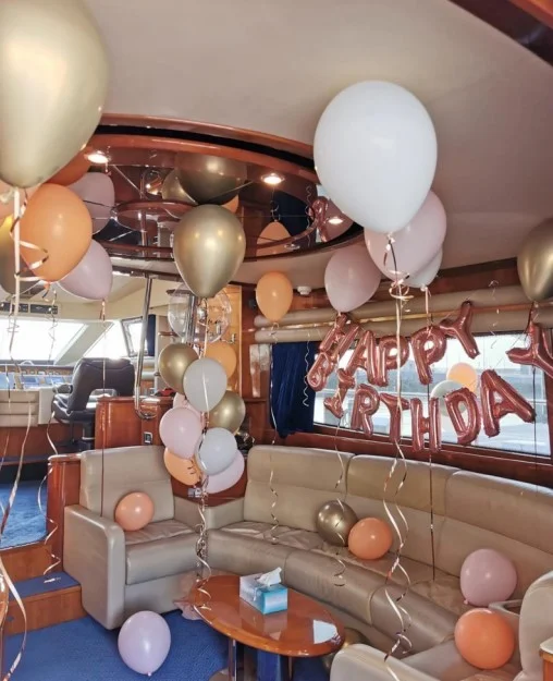 Alcohol On A Yacht In Dubai | AnchorsBook.com