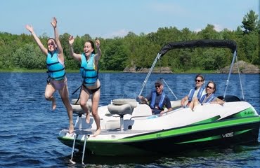 Boat Rental In Muskoka, Gravenhurst - D20 Deck Boat Rental (150HP, 12 Max Guests)
