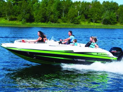 Boat Rental In Muskoka, Gravenhurst - D20 Deck Boat Rental (150HP, 12 Max Guests)