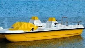 Vuoi goderti il lago di Monate in pedalo'? Ho la soluzione che fa per te!