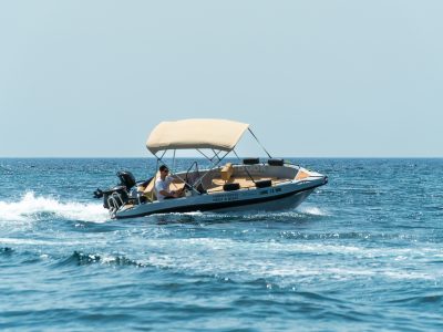 Rent a Boat in Santorini for 5 Hours- No license required