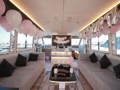 2-4 Hour Birthday Party Package - 64ft Yacht With Cake And Decorations Included
