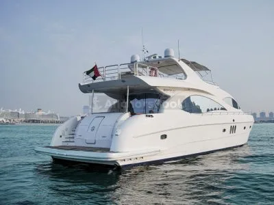 3-6 Hour Birthday Party 88ft Yacht With Jacuzzi, Cake, Decorations & Drinks Included