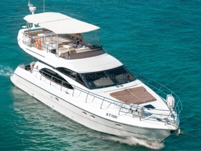 3-5 Hour Birthday Party 58ft Yacht - Includes: 🎂Cake, 🎈Decorations, 🥂Unlimited Alcohol & Soft Drinks