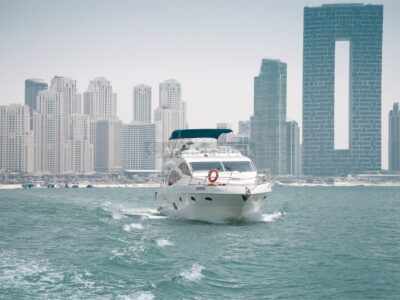3-5 Hour Birthday Party 56ft 24PAX L Yacht - Includes: 🎂Cake, 🎈Decorations, 🥂Unlimited Alcohol & Soft Drinks