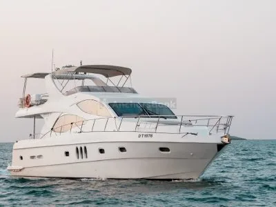 3-5 Hour Birthday Party 61ft Yacht - Included: 🎂Cake, 🎈Decorations, 🥂Unlimited Alcohol & Soft Drinks