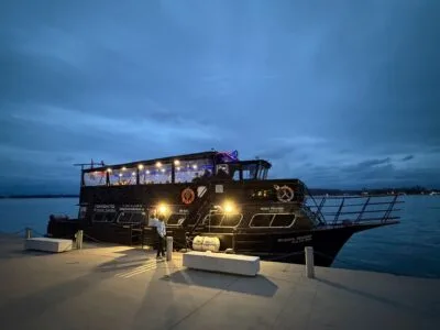 Island Princess - Mega Yacht Private Rental In Toronto