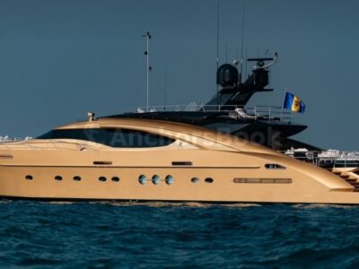 Dubai AK Royalty 136ft Palmer Johnson - 25 VIP Guests