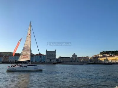 2 hour Sunset shared boat tour in Lisbon