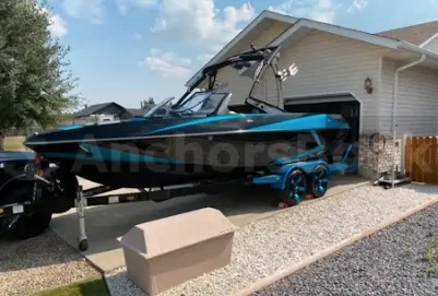 AXIS Wake Research T22, 400HP - Kelowna Boat Rental