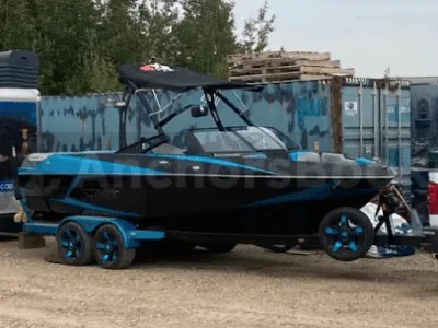 AXIS Wake Research T22, 400HP - Kelowna Boat Rental