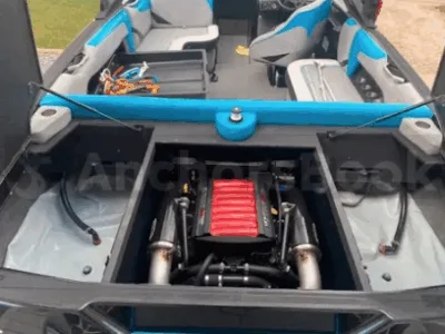 AXIS Wake Research T22, 400HP - Kelowna Boat Rental