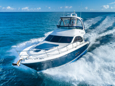 55ft Sea Ray J Yacht Charter – Luxury Cruise with Jet Ski & Water Toys | Nassau