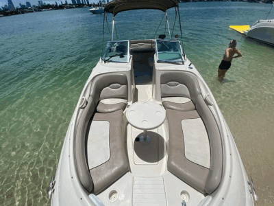 Miami Sandbar & Skyline Cruise Aboard a 26ft Sea Ray Sundeck