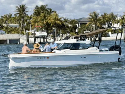 Palm Beach Luxury Day Boat Cruises - 2016 Axopar