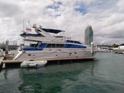 Yacht charter in Pattaya. Explore suitable yacht accommodations, from cabin rentals to Pattaya island tours.