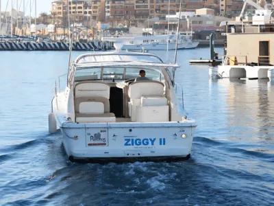 Cabo Private 36ft Yacht – Scenic Cruise & Relaxation