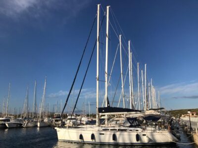 AZUL - Jeanneau Sun Odyssey 49 - In Syros Greece