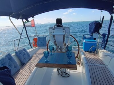 Beneteau Oceanis 37ft Sailboat Rental in Dubai