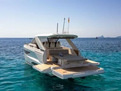 Jeanneau DB/37 Luxury Day Cruiser in Ibiza | 2 Cabins, A/C & Premium Comfort