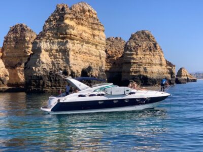 Fairline Targa 43 Luxury Private Yacht Charter – Sleek British Sport Cruiser for 10