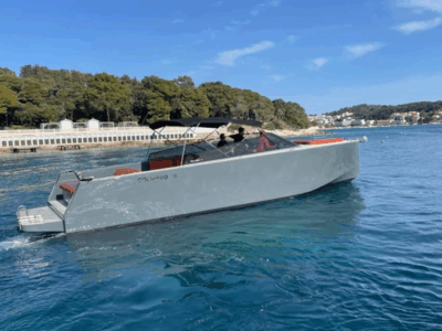 Croatia Private Yacht Charter – 45ft Luxury Cruiser for 12 Guests