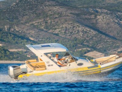 Croatia: 27ft 250HP Private Speedboat Charter – Perfect for 10 Guests