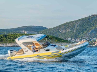 Croatia: 27ft 250HP Private Speedboat Charter – Perfect for 10 Guests