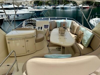 Monaco: Azimut 50 Private Luxury Charter with Crew & Panoramic Flybridge