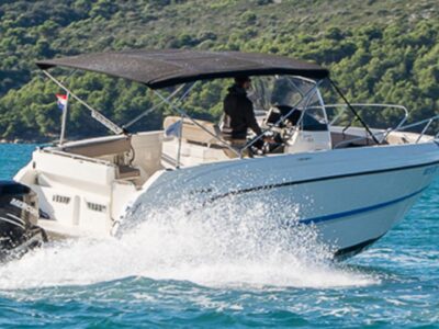 Quicksilver Activ 805 Open | Private Luxury Day Cruiser with Cabin & Sundeck – Trogir & Split