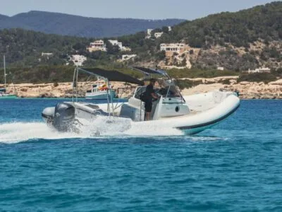 Ibiza: Kardis Mojito 30 – Sporty RIB with Dual Sundecks & Cabin