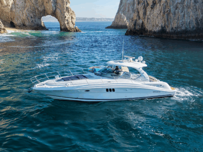 Private Luxury Yacht Rental in Cabo San Lucas | 45ft Sea Ray Sundancer