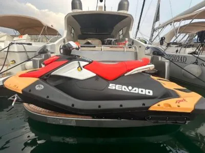 Barca a Private Motor Luxury Yacht in Salerno, Italy | Primatist G53 1600cv