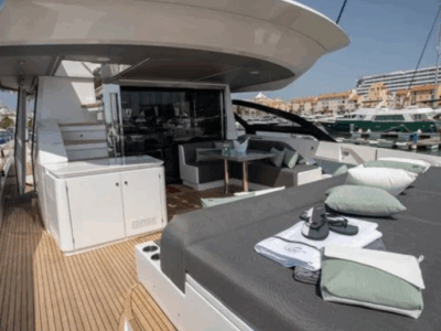 Malta: 80Ft AZIMUT S8 Superyacht Experience – Sleek Performance & Ultimate Luxury