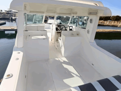 Abu Dhabi Private Island Hopping Tour with Snorkeling & Live BBQ