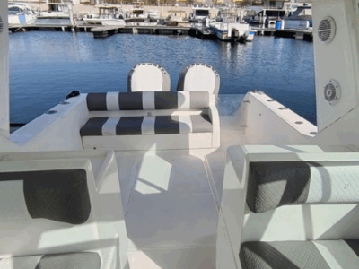 Abu Dhabi Private Island Hopping Tour with Snorkeling & Live BBQ