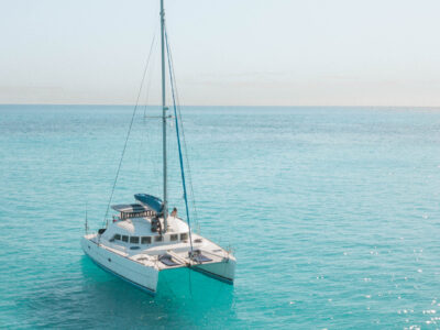 Lagoon 380 with crew, for 2 to 8 passengers, to sail the beautiful islands around Nosy Be, Madagascar, 7 days/6 nights private cruise
