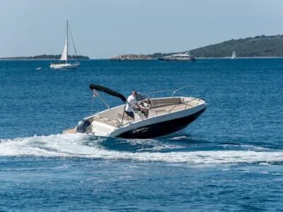 Speedy Cayman 585 Deluxe Charter from Trogir – Comfort, Speed & Island Hopping