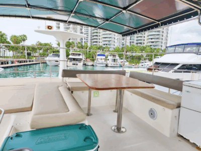 Island Yacht Catamaran – Shaded Comfort & Breezy Upper Deck Escape in Singapore