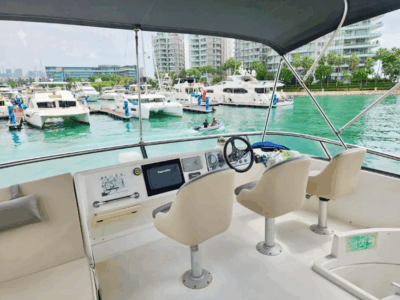 Island Yacht Catamaran – Shaded Comfort & Breezy Upper Deck Escape in Singapore