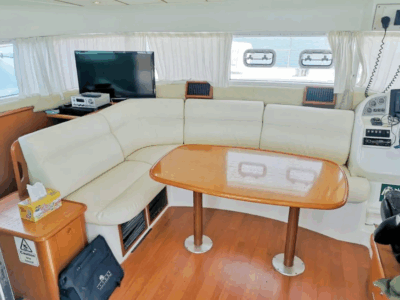 Island Yacht Catamaran – Shaded Comfort & Breezy Upper Deck Escape in Singapore