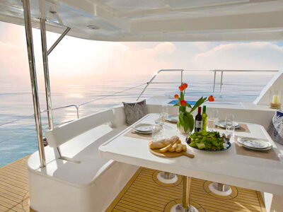 HYPE YACHT 55 Phuket: Phi Phi Island & Maya Bay Luxury Yacht Day Tour | AnchorsBook Photo Sanyati – Leopard 51 Power Private Catamaran Charter in Phuket for 25 Guests
