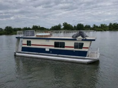 44ft Houseboat With Waterslide and Jacuzzi - In Montreal Up To 20 Guests